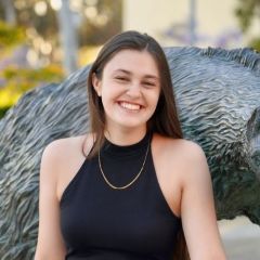 Headshot photo of Ariana Ghalambor